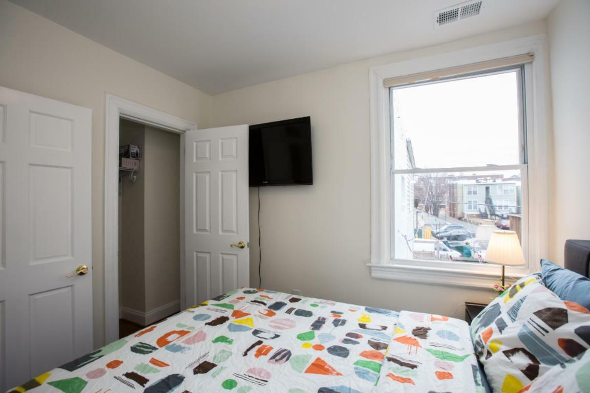 3-Min Walk To Petworth Metro Station ;10 Mins To Convention Center: Private Cozy And Quiet Bedroom And Bathroom Washington Bagian luar foto